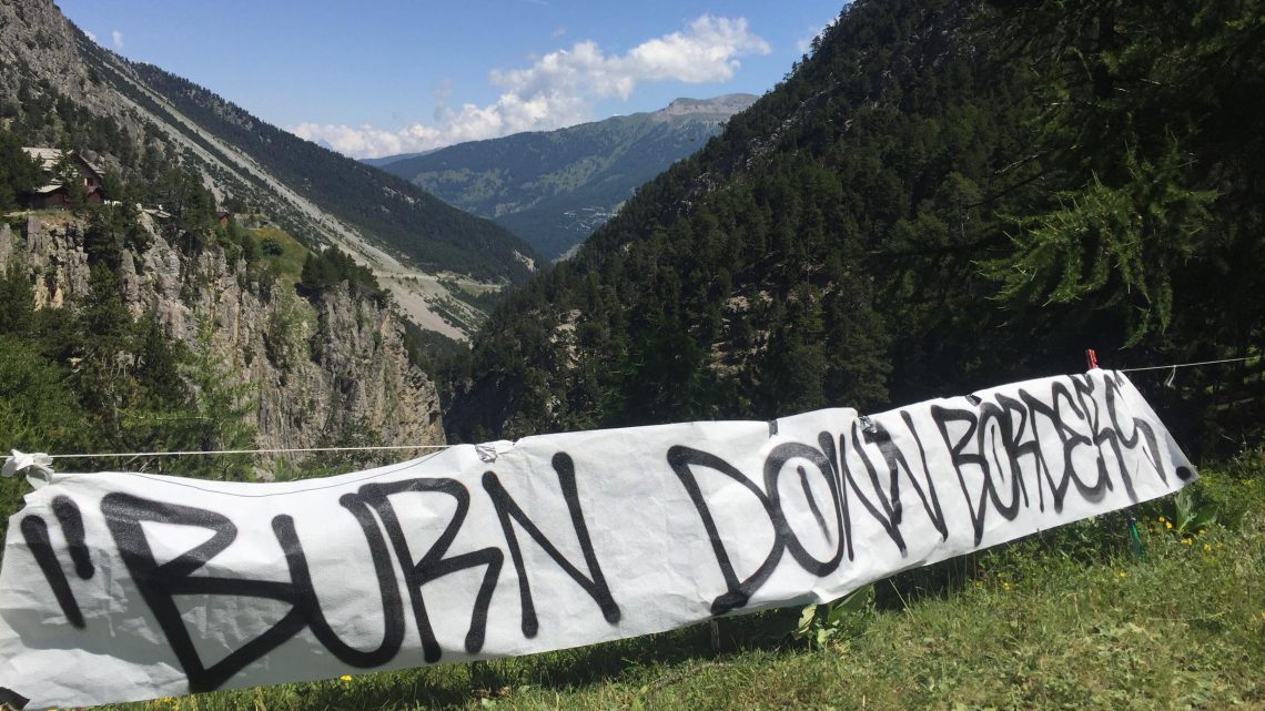 IL CAMPEGGIO RESISTENTE CONTRO LE FRONTIERE È INIZIATO